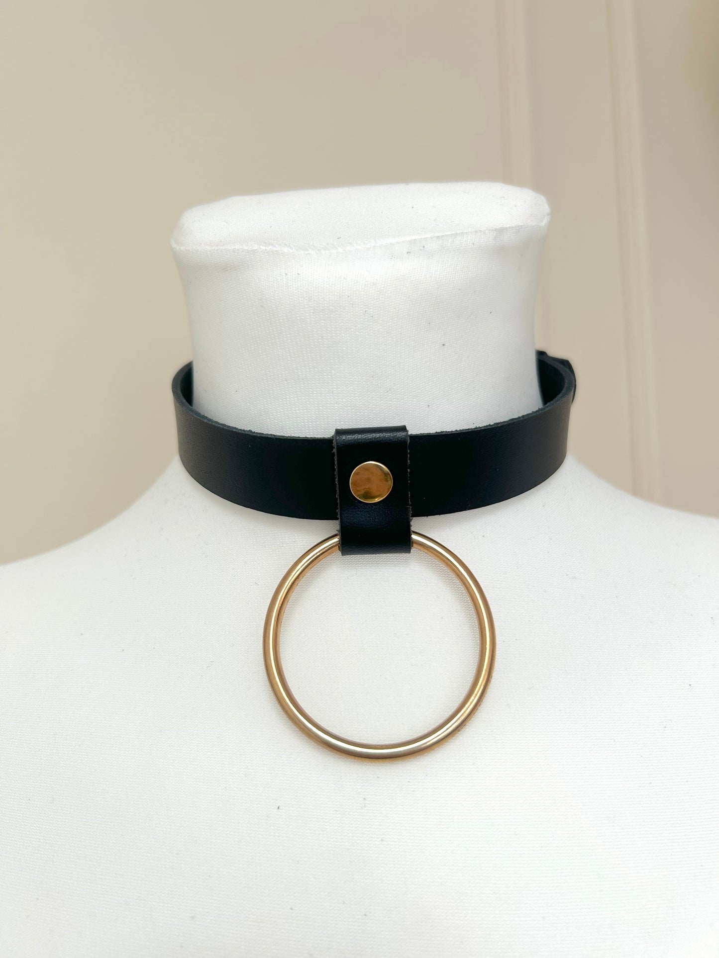 Skórzany Czarny Choker Na Szyję z Kółkiem - Selfish