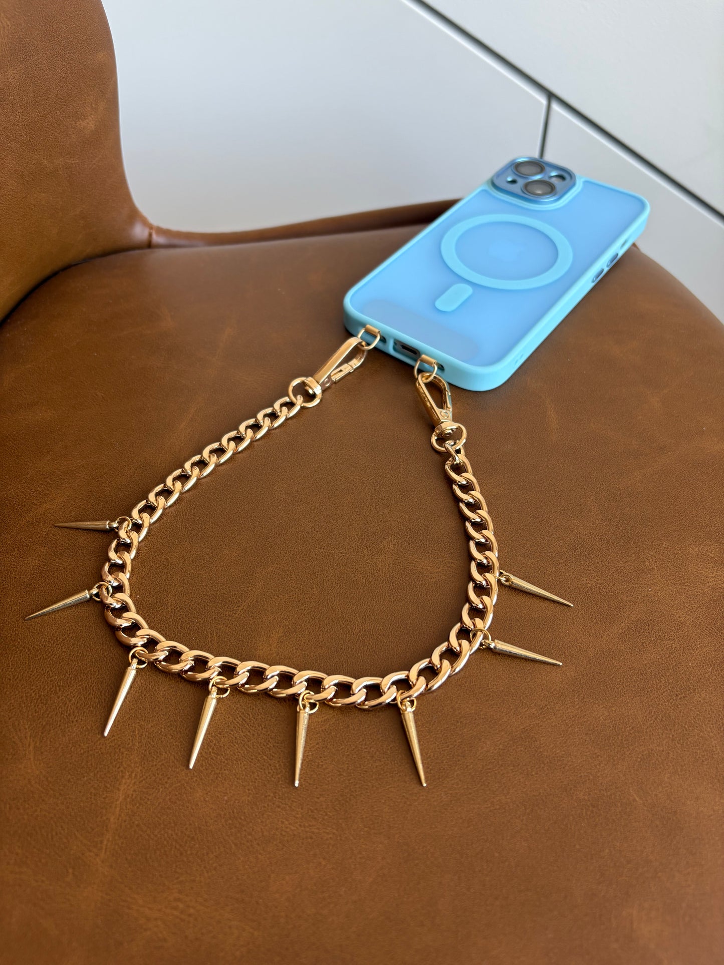 Dekorative Taschenkette mit Charms - 03