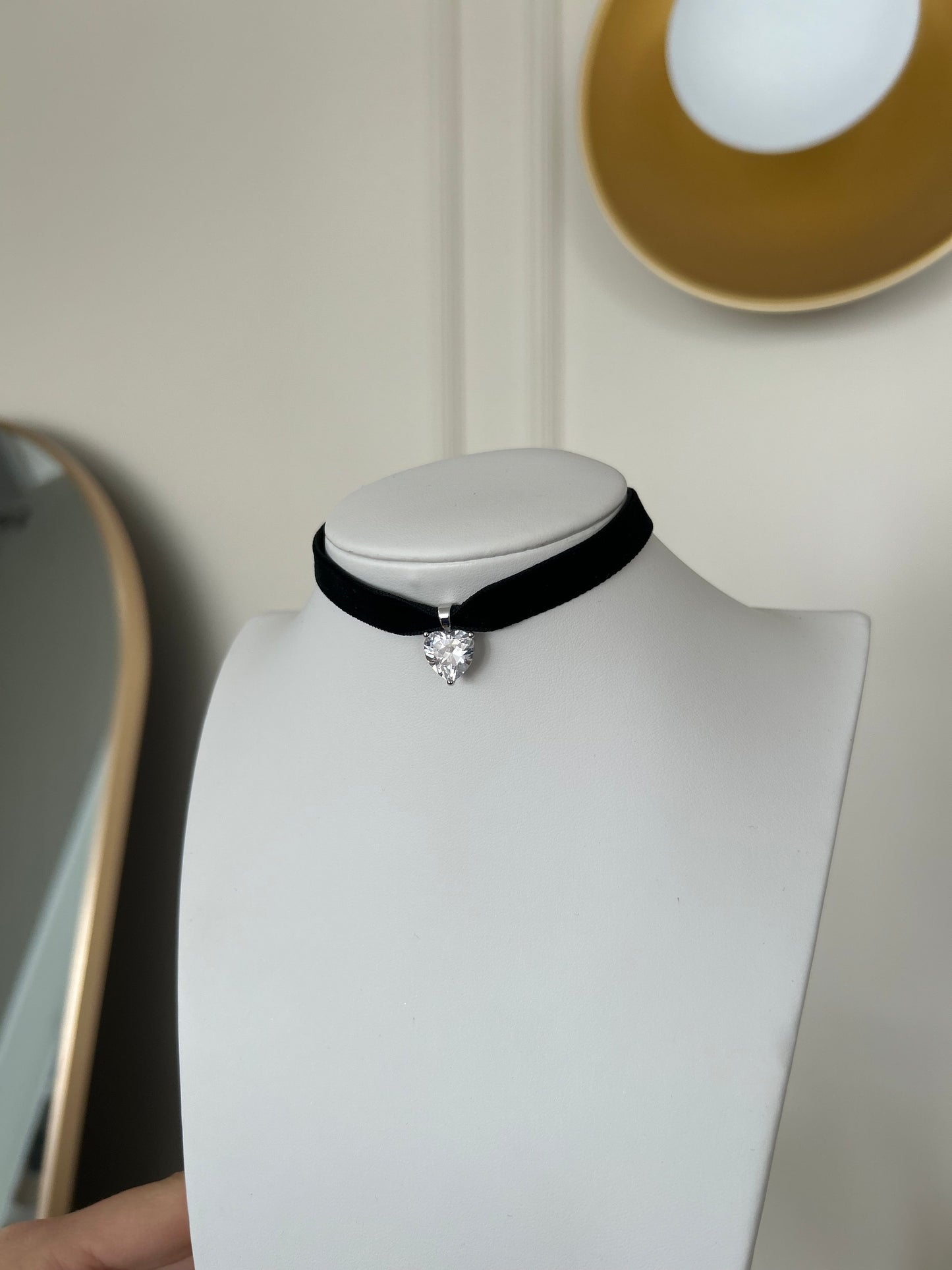 Aksamitka Czarna - Choker na Szyję z Sercem Cyrkonia