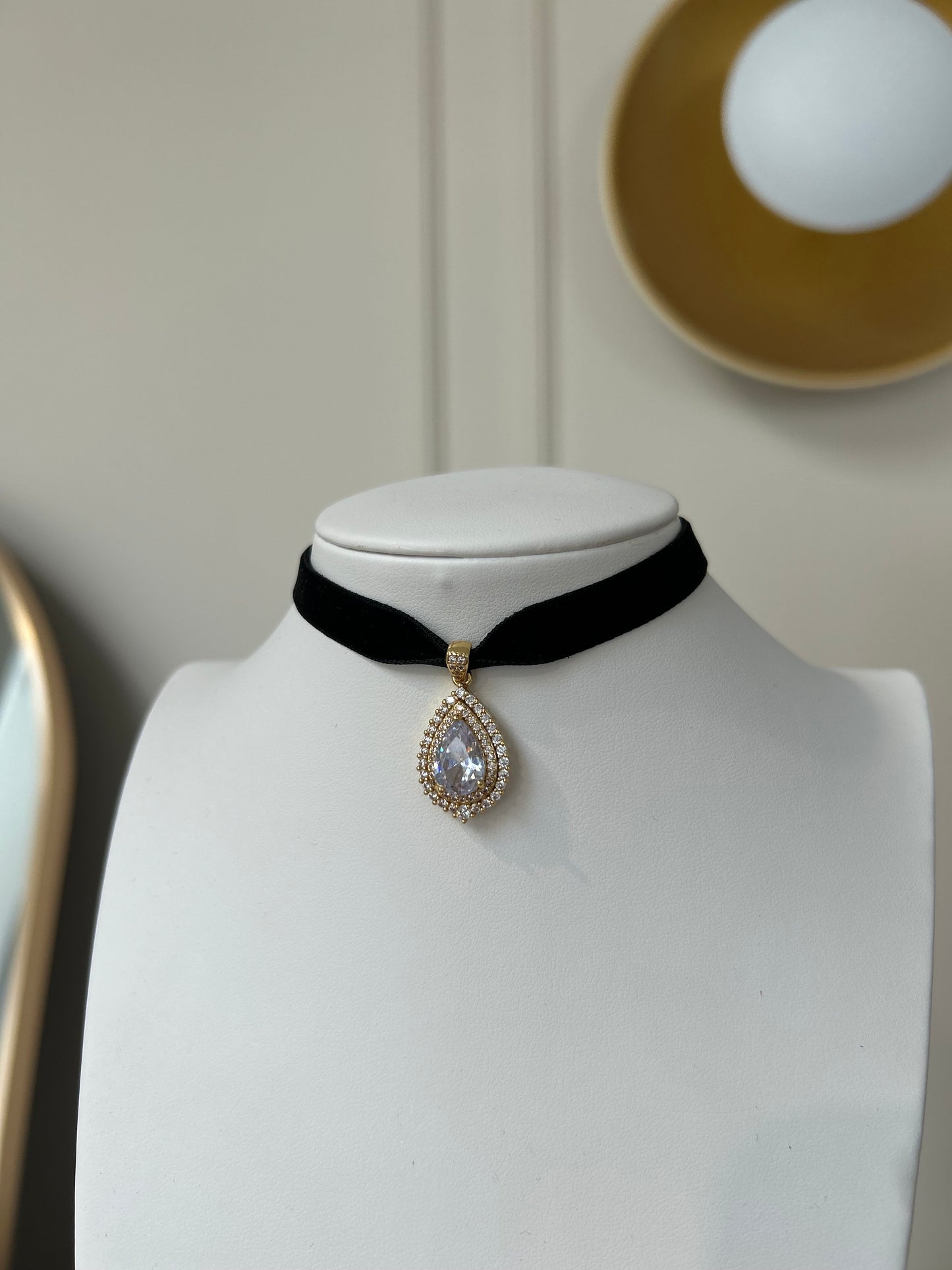 Aksamitka Czarna - Choker na Szyję z Łezką