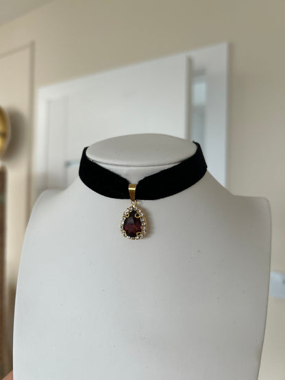 Aksamitka Czarna - Choker na Szyję z Łezką - Brąz