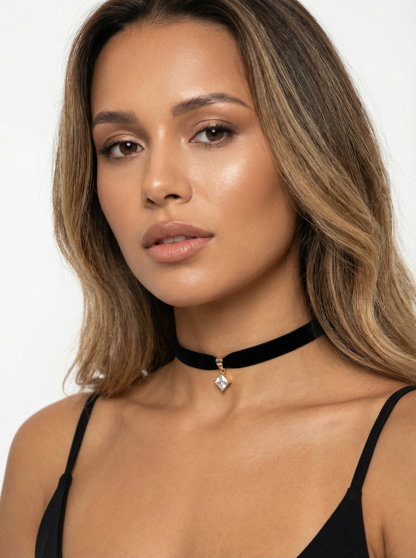 Aksamitka Czarna - Choker na Szyję z Zawieszką z Cyrkonią