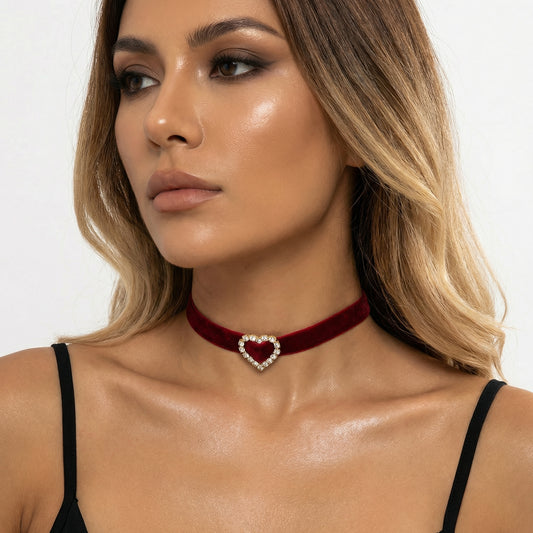 Aksamitka Bordowa - Choker na Szyję z Sercem z Cyrkonii