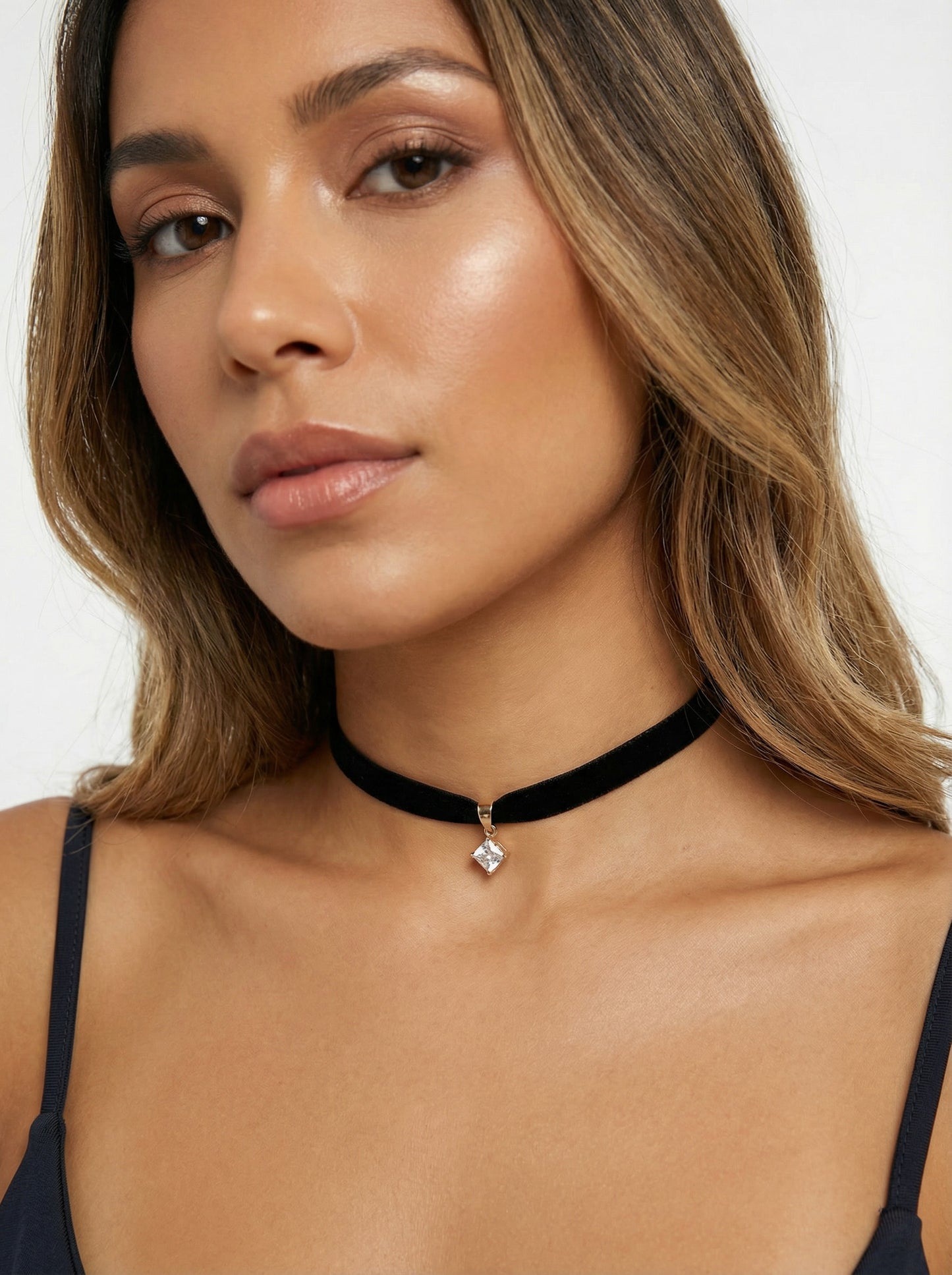 Aksamitka Czarna - Choker na Szyję z Zawieszką z Cyrkonią