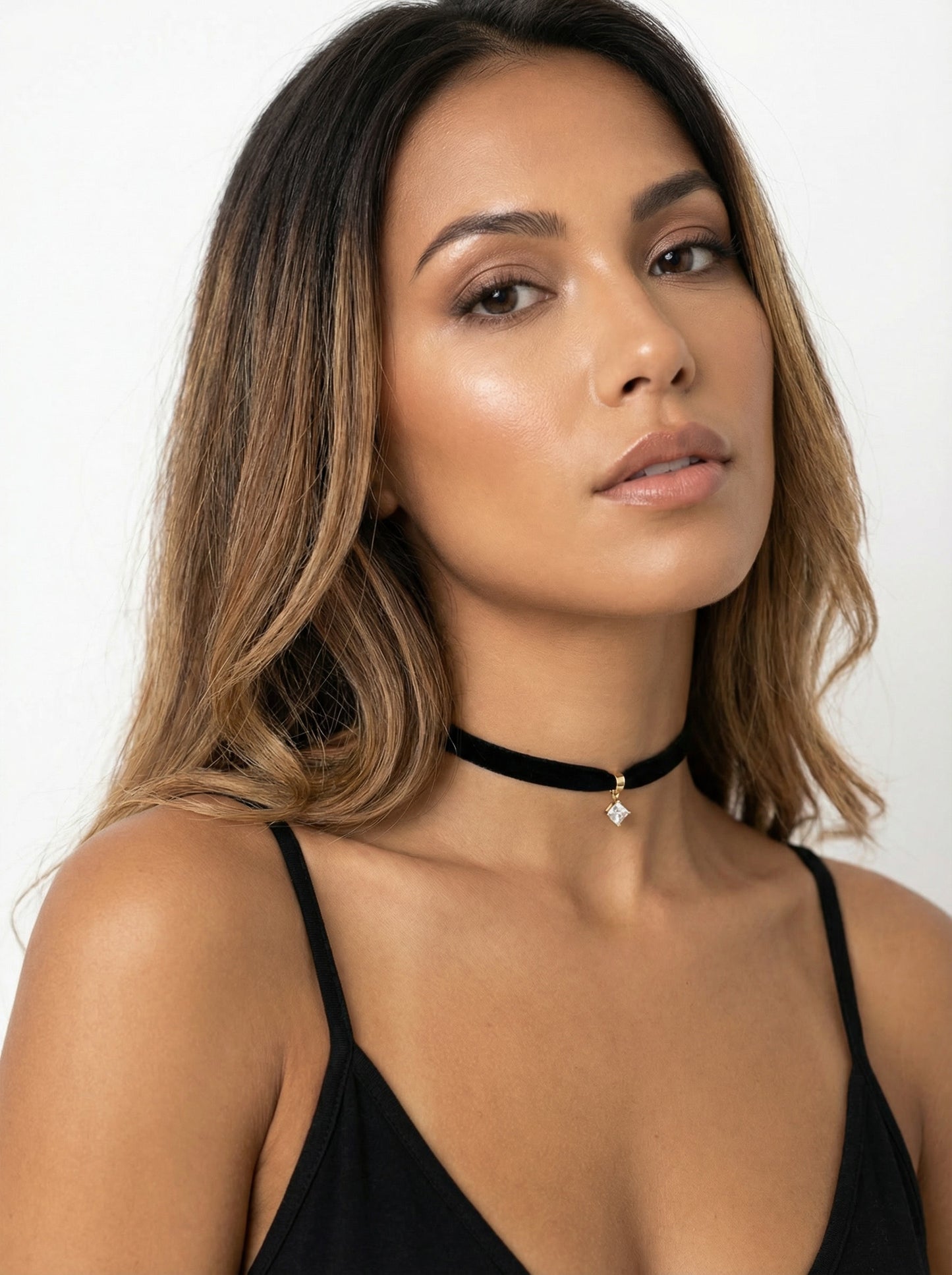 Aksamitka Czarna - Choker na Szyję z Zawieszką z Cyrkonią