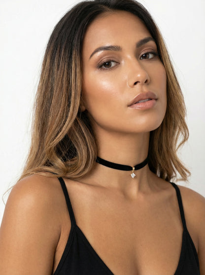 Aksamitka Czarna - Choker na Szyję z Zawieszką z Cyrkonią