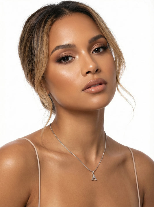 Maanletter - Zilveren ketting met de letter Initial