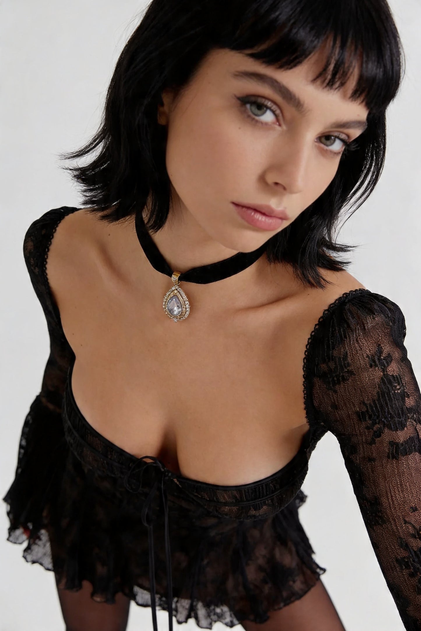 Aksamitka Czarna - Choker na Szyję z Łezką